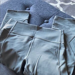 LULULEMON cropped leggings